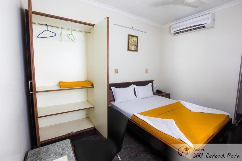 Hotel S R M Central Park Chennai Extérieur photo