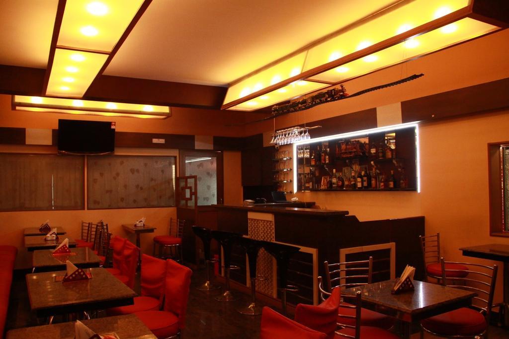 Hotel S R M Central Park Chennai Extérieur photo