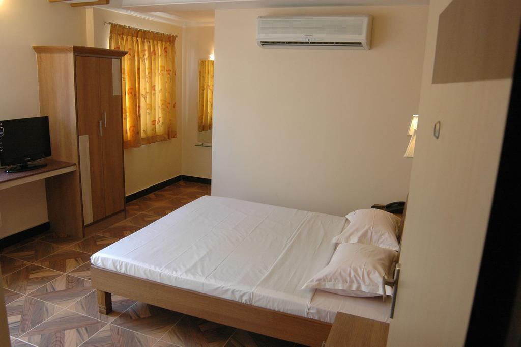 Hotel S R M Central Park Chennai Chambre photo