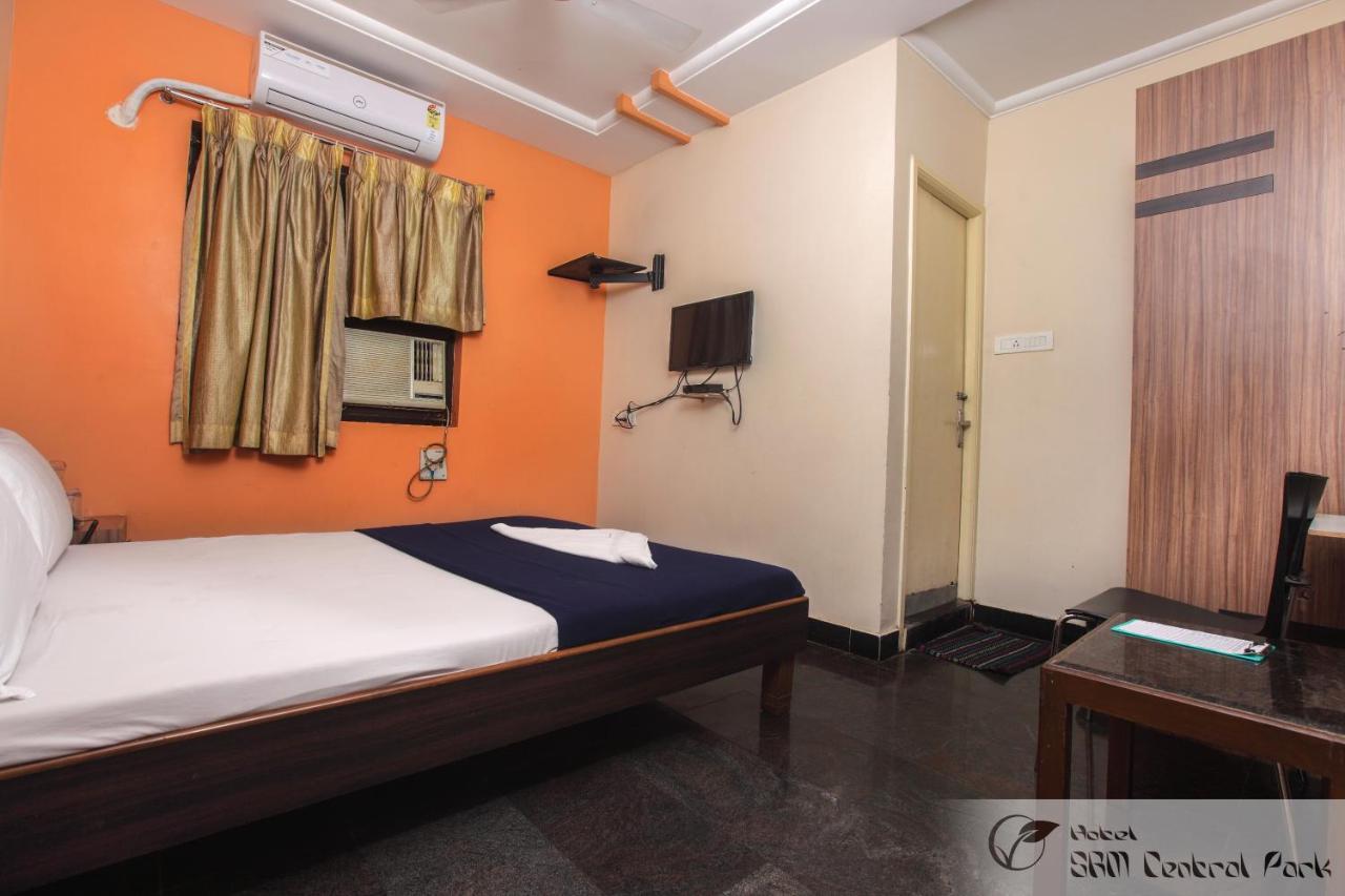 Hotel S R M Central Park Chennai Extérieur photo